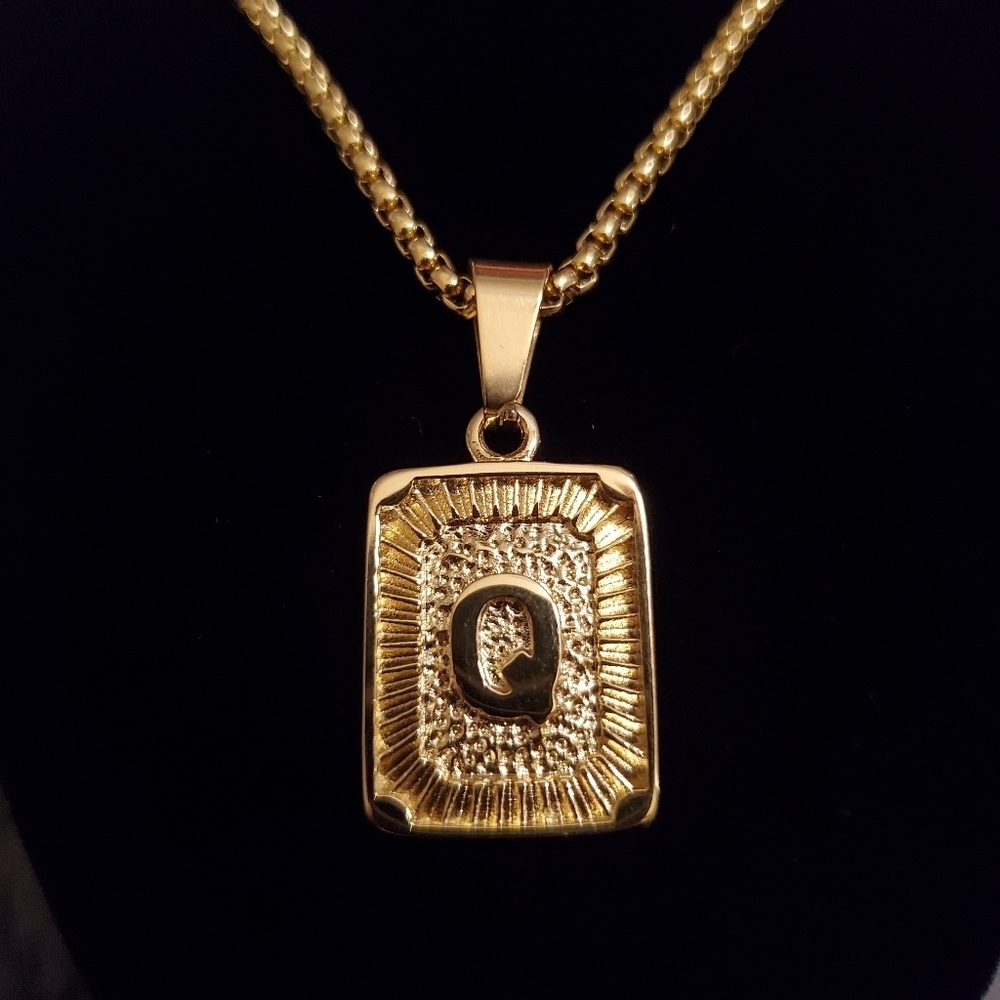 New Gold Plated Initial "Q" Box Chain Necklace